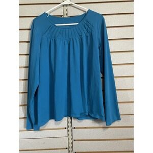 d&co Denim And Company Top Shirt Blouse Long Sleeve M EUC Solid Blue Pleated Nec